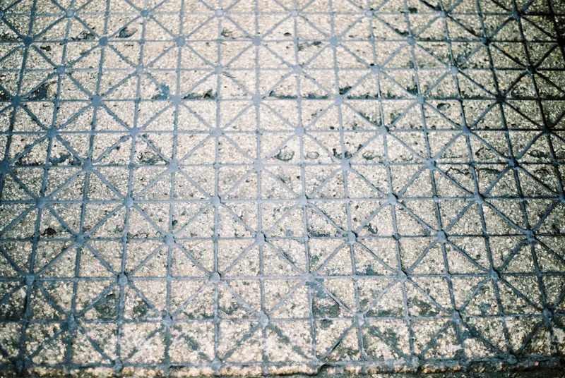 Geometry of Weathered Ground